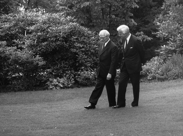 Erich Honecker and Richard von Weizsäcker in the Park of the Villa Hammerschmidt (September 7, 1987)